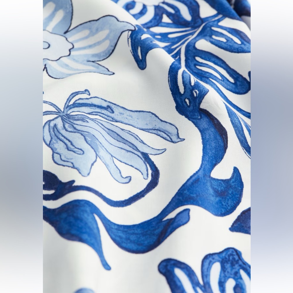 Like New. Tunic Floral Blue and White Dress - Picture 4 of 6